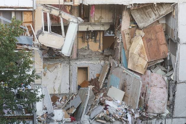 News Themen der Woche KW38 News Bilder des Tages RUSSIA, MOSCOW REGION - SEPTEMBER 20, 2023: The site of a domestic gas blast in an apartment block in Oktyabrskaya Street in the city of Balashikha. Maxim Grigoryev TASS  62399504