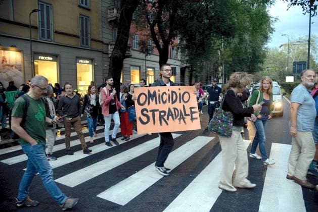 Via Beatrice d Este, collective Flash Mob against bicycle deaths Milan - Via Beatrice d Este, collective Flash Mob against bicycle deaths Editorial Usage Only Milan Italy  Copyright: xIPA ABACAx BRIPA20230921_2294 IPA ABACAx BRIPA20230921_2294