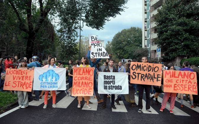 Via Beatrice d Este, collective Flash Mob against bicycle deaths Milan - Via Beatrice d Este, collective Flash Mob against bicycle deaths Editorial Usage Only Milan Italy  Copyright: xIPA ABACAx BRIPA20230921_2304 IPA ABACAx BRIPA20230921_2304