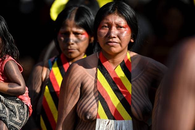 Brasilien, Oberster Gerichtshof stärkt mit wegweisender Entscheidung die Rechte indigener Völker BRASÍLIA, DF - 21.09.2023: JULGAMENTO DO MARCO TEMPORAL - Photo, Indigenous women with children on their laps. This Thursday (21), with the vote of Minister Luiz Fux, the Federal Supreme Court formed a majority against the Temporal Framework. x2437869x  TonxMolina