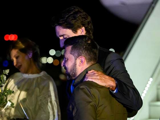 September 21, 2023, Ottawa, ON, CAN: Canadian Prime Minister Justin Trudeau walks with Ukrainian President Volodymyr Zelensky after his arrival at the Ottawa airport for a visit to Canada, on Thursday, Sept. 21, 2023. Ottawa CAN  - ZUMAc35_ 20230921_zaf_c35_096 Copyright: xJustinxTangx
