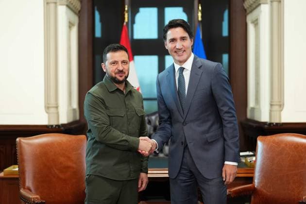 Kanada, Justin Trudeau trifft Wolodymyr Selenskyj in Ottawa September 22, 2023, Ottawa, ON, Canada: Prime Minister Justin Trudeau shakes hands with Ukrainian President Volodymyr Zelenskyy on Parliament Hill in Ottawa on Friday, Sept. 22, 2023. Ottawa Canada  - ZUMAc35_ 20230922_zaf_c35_031 Copyright: xSeanxKilpatrickx