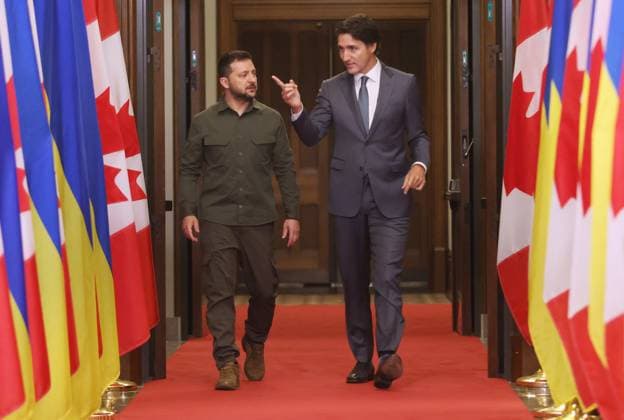 Kanada, Justin Trudeau trifft Wolodymyr Selenskyj in Ottawa September 22, 2023, Ottawa, ON, Canada: Ukrainian President Volodymyr Zelenskyy, left, and Prime Minister Justin Trudeau arrive at a signing ceremony on Parliament Hill in Ottawa on Friday, Sept. 22, 2023. Ottawa Canada  - ZUMAc35_ 20230922_zaf_c35_046 Copyright: xPatrickxDoylex