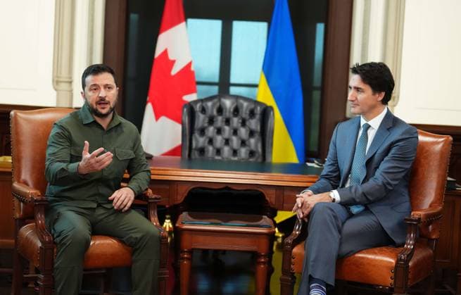 September 22, 2023, Ottawa, ON, Canada: Prime Minister Justin Trudeau meets with Ukrainian President Volodymyr Zelenskyy on Parliament Hill in Ottawa on Friday, Sept. 22, 2023. Ottawa Canada  - ZUMAc35_ 20230922_zaf_c35_057 Copyright: xSeanxKilpatrickx