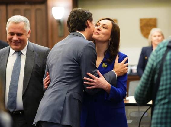 September 22, 2023, Ottawa, ON, Canada: Prime Minister Justin Trudeau hugs Ukraine ambassador to Canada Yulia Kovaliv at the start of an expanded bilateral meeting in Ottawa on Friday, Sept. 22, 2023. Ottawa Canada  - ZUMAc35_ 20230922_zaf_c35_063 Copyright: xSeanxKilpatrickx