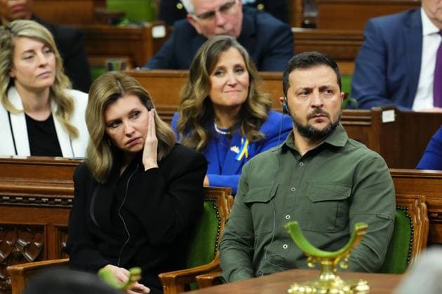 September 22, 2023, Ottawa, ON, Canada: Ukrainian President Volodymyr Zelenskyy and his wife Olena Zelenska look on as Prime Minister Justin Trudeau speaks in the House of Commons in Ottawa on Friday, Sept. 22, 2023. Ottawa Canada  - ZUMAc35_ 20230922_zaf_c35_082 Copyright: xSeanxKilpatrickx