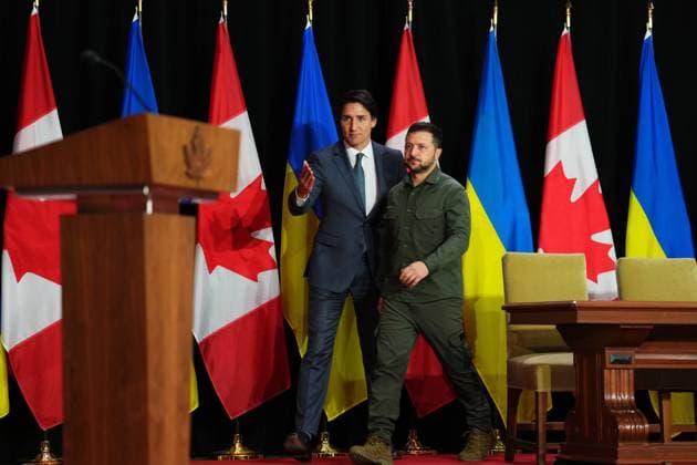 September 22, 2023, Ottawa, ON, Canada: Ukrainian President Volodymyr Zelenskyy and Prime Minister Justin Trudeau arrive for a joint media availability in Ottawa on Friday, Sept. 22, 2023. Ottawa Canada  - ZUMAc35_ 20230922_zaf_c35_151 Copyright: xSeanxKilpatrickx
