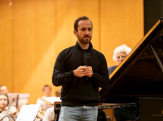 22 09 2023, International Classical Music Festival Festival of Nations 2023, at the Kurhaus Bad Wörishofen in Unterallgäu, Caution Classical Music The great school concert for schoolchildren in the Kursaal with Igor Levit with the vbw Festival Orchestra 22 09 2023, Classical Music Festival Bad Wörishofen 22 09 2023, Classical Music Festival Bad Wörishofen