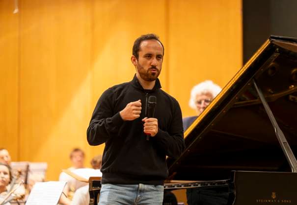 22 09 2023, International Classical Music Festival Festival of Nations 2023, at the Kurhaus Bad Wörishofen in Unterallgäu, Caution Classical Music The great school concert for schoolchildren in the Kursaal with Igor Levit with the vbw Festival Orchestra 22 09 2023, Classical Music Festival Bad Wörishofen 22 09 2023, Classical Music Festival Bad Wörishofen