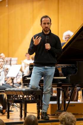 22 09 2023, International Classical Music Festival Festival of Nations 2023, at the Kurhaus Bad Wörishofen in Unterallgäu, Caution Classical Music The great school concert for schoolchildren in the Kursaal with Igor Levit with the vbw Festival Orchestra 22 09 2023, Classical Music Festival Bad Wörishofen 22 09 2023, Classical Music Festival Bad Wörishofen
