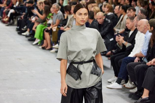 MFW - Irina Shayk Models For Tod s Irina Shayk walks the runway at the Tod s fashion show during the Milan Fashion Week Womenswear Spring Summer 2024 on September 22, 2023 in Milan, Italy. Photo by Cinzia Camela IPA ABACAPRESS.COM Milan Italy  Copyright: xCamelaxCinzia IPA ABACAx 868862_006 CamelaxCinzia IPA ABACAx 868862_006