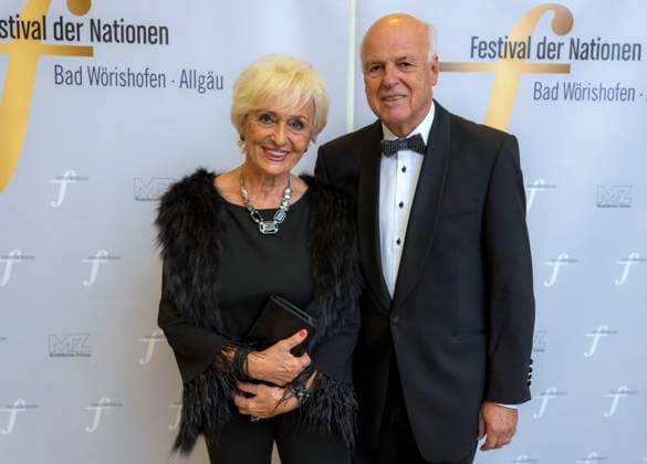 22 09 2023, International Classical Festival Festival of Nations 2023, at the Kurhaus Bad Wörishofen in Unterallgäu, opening concert in the Kursaal with pianist Igor Levit GER and Orchestra Camerata Salzburg Before the reception of the guests of honor v li Renate and Alwin Götzfried Bad Wörishofen 22 09 2023, Classical Festival Bad Wörishofen 22 09 2023, Classical Fes