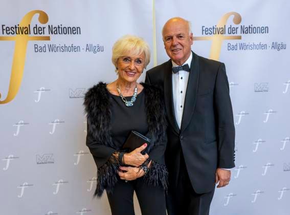 22 09 2023, International Classical Festival Festival of Nations 2023, at the Kurhaus Bad Wörishofen in Unterallgäu, opening concert in the Kursaal with pianist Igor Levit GER and Orchestra Camerata Salzburg Before the reception of the guests of honor v li Renate and Alwin Götzfried Bad Wörishofen 22 09 2023, Classical Festival Bad Wörishofen 22 09 2023, Classical Fes