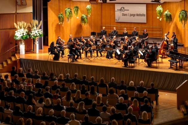 22 09 2023, International Classical Festival Festival of Nations 2023, at the Kurhaus Bad Wörishofen in Unterallgäu, opening concert in the Kursaal Orchestra Camerata Salzburg 22 09 2023, Classical Festival Bad Wörishofen 22 09 2023, Classical Festival Bad Wörishofen