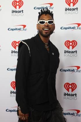 R&B singer Miguel arrives for the iHeartRadio Music Festival at T-Mobile Arena in Las Vegas, Nevada on Friday, September 22, 2023.  LAV20230922043 JAMESxATOA