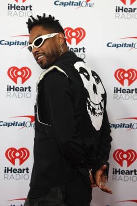R&B singer Miguel arrives for the iHeartRadio Music Festival at T-Mobile Arena in Las Vegas, Nevada on Friday, September 22, 2023.  LAV20230922044 JAMESxATOA