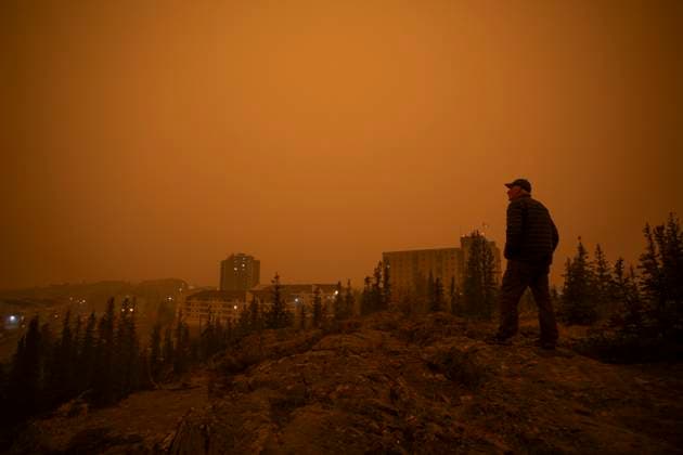 September 23, 2023, Yellowknife, YT, CANADA: Heavy smoke from wildfires in northern Alberta and British Columbia fill the air at 9am Mountain Daylight Time in Yellowknife, Northwest Territories on Saturday, Sept. 23, 2023. Yellowknife CANADA  - ZUMAc35_ 20230923_zaf_c35_003 Copyright: xBillxBradenx