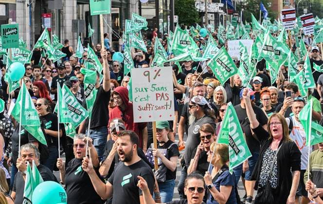 September 23, 2023, Montreal, PQ, Canada: People take part in a public sector union demonstration in Montreal, Saturday, September 23, 2023. Unions representing Quebec public sector workers say they expect thousands of people to attend a demonstration in downtown Montreal today. Montreal Canada  - ZUMAc35_ 20230923_zaf_c35_005 Copyright: xGrahamxHughesx