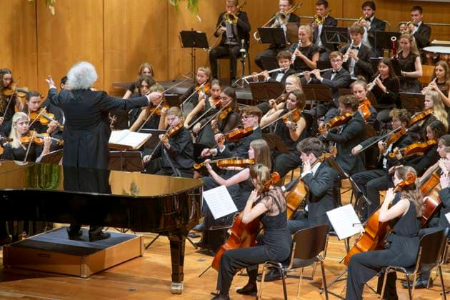23 09 2023, International Classical Festival Festival of Nations 2023, at the Kurhaus Bad Wörishofen in Unterallgäu, concert in the Kursaal with pianist Igor Levit GER and vbw Festival Orchestra Musical Director Christoph Adt 23 09 2023, Classical Festival Bad Wörishofen 23 09 2023, Classical Festival Bad Wörishofen