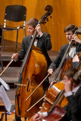 23 09 2023, International Classical Festival Festival of Nations 2023, at the Kurhaus Bad Wörishofen in Unterallgäu, concert in the Kursaal with pianist Igor Levit GER and vbw Festival Orchestra cellist 23 09 2023, Classical Festival Bad Wörishofen 23 09 2023, Classical Festival Bad Wörishofen
