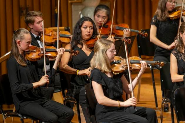 23 09 2023, International Classical Festival Festival of Nations 2023, at the Kurhaus Bad Wörishofen in Unterallgäu, concert in the Kursaal with pianist Igor Levit GER and vbw Festival Orchestra violinists 23 09 2023, Classical Festival Bad Wörishofen 23 09 2023, Classical Festival Bad Wörishofen