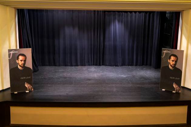 23 09 2023, International Classical Festival Festival of Nations 2023, at the Kurhaus Bad Wörishofen in Unterallgäu, concert in the Kursaal with pianist Igor Levit GER and vbw Festival Orchestra The stage is still empty 23 09 2023, Classical Festival Bad Wörishofen 23 09 2023, Classical Festival Bad Wörishofen