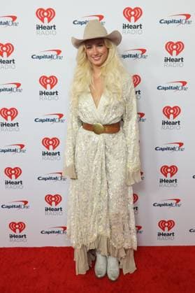 Recording Artist DINER arrives for the iHeartRadio Music Festival at T-Mobile Arena in Las Vegas, Nevada on Saturday, September 23, 2023.  LAV20230923042 JAMESxATOA