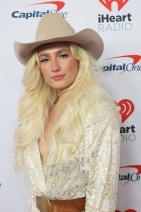 DINER arrives for the iHeartRadio Music Festival at T-Mobile Arena in Las Vegas, Nevada on Saturday, September 23, 2023.  LAV20230923043 JAMESxATOA