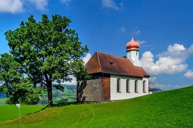  Katholische Kapelle St. Rochus in Waltrams, Allgäu, Bayern, Deutschland, Europa *** Catholic Chapel St Rochus in Waltrams, Allgäu, Bavaria, Germany, Europe Copyright: imageBROKER/ManfredxBail ibxabc09660929.jpg