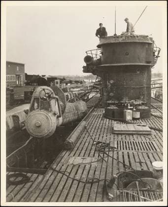 RECORD DATE NOT STATED Surrendered German U-Boat, Portsmouth, New Hampshire. Administrative History of the First Naval District in World War II Copyright: xpiemagsx piemagsnarww218062023-132 !ACHTUNG AUFNAHMEDATUM GESCHÄTZT!