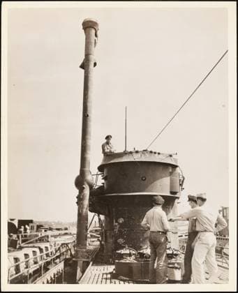RECORD DATE NOT STATED Captured German U-Boat with Submarine Snorkel Fully Elevated, Portsmouth, New Hampshire. Administrative History of the First Naval District in World War II Copyright: xpiemagsx piemagsnarww218062023-139 !ACHTUNG AUFNAHMEDATUM GESCHÄTZT!