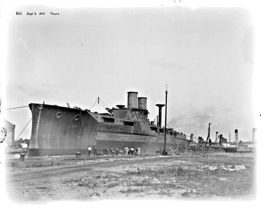 RECORD DATE NOT STATED Historic photographs of the Norfolk Naval shipyard located in the Fifth Naval District. Operating under the Department of Defense and the Department of the Navy. Copyright: xpiemagsx piemagsnornavshpy24062023-731 !ACHTUNG AUFNAHMEDATUM GESCHÄTZT!
