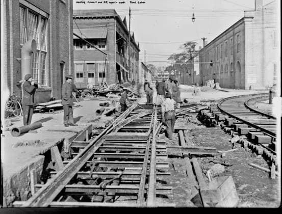 RECORD DATE NOT STATED Historic photographs of the Norfolk Naval shipyard located in the Fifth Naval District. Operating under the Department of Defense and the Department of the Navy. Copyright: xpiemagsx piemagsnornavshpy24062023-825 !ACHTUNG AUFNAHMEDATUM GESCHÄTZT!