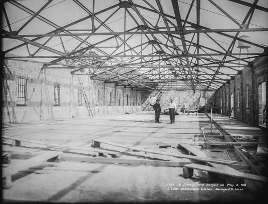 RECORD DATE NOT STATED Historic photographs of the Norfolk Naval shipyard located in the Fifth Naval District. Operating under the Department of Defense and the Department of the Navy. Copyright: xpiemagsx piemagsnornavshpy24062023-900 !ACHTUNG AUFNAHMEDATUM GESCHÄTZT!