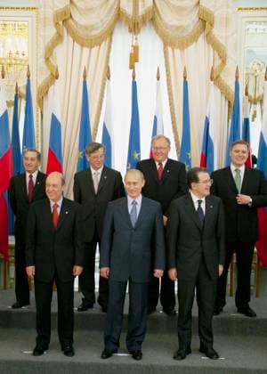 St Petersburg, Russia. Prime Minister of the Greece which holds the EU Presidency Konstantinos Simitis, Russian President Vladimir Putin, President of the European Commission Romano Prodi (L-R front), President of the Republic of Cyprus Tassos Papadopoulos, Prime Minister of Luxembourg Jean-Claude Juncker, Prime Minister of Sweden Joran Persson and Russian Prime Minister Mikhail Kasyanov (L-R back) are pictured at the ceremony of joint photo taking of the participants of the 11th Russia-European Union Summit in the Blue Hall of the Konstantinovsky Palace in Strelna. Alexei Dityakin TASS  62432563