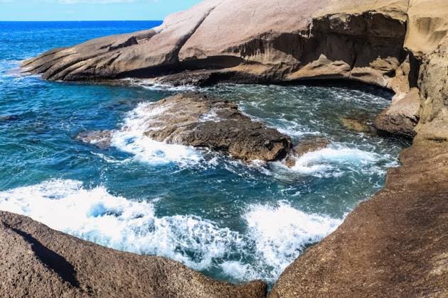 Creative Highlights World Felsenstrand auf der Kanarischen Insel Teneriffa *** Rocky beach at the Canaries Island Tenerife 1127107532
