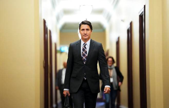 September 26, 2023, Ottawa, ON, Canada: Prime Minister Justin Trudeau arrives for a cabinet meeting on Parliament Hill in Ottawa on Tuesday, Sept. 26, 2023. Ottawa Canada  - ZUMAc35_ 20230926_zaf_c35_003 Copyright: xSeanxKilpatrickx