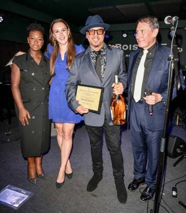 The Boisdale Music Awards, - 20 Sep 2023, Boisdale of Canary Wharf, London, UK Howard Hewitt, Jools Holland and Yonlana Browrn at The Boisdale Music Awards, - 20 Sep 2023, Boisdale of Canary Wharf, London, UK, Credit:Jules Annan Avalon Copyright: xJulesxAnnanx xAvalonx 0807182036