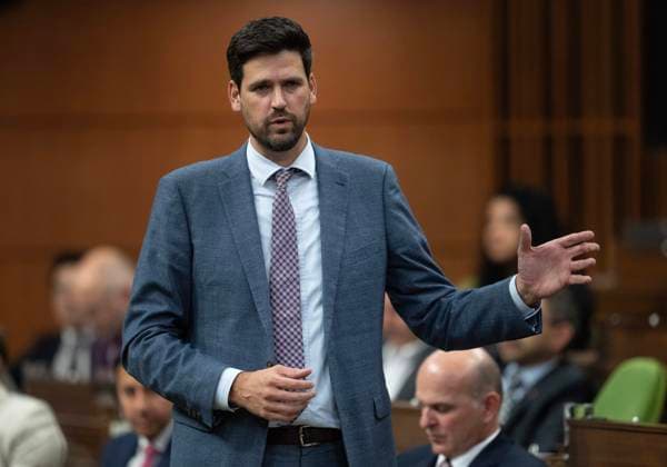 September 26, 2023, Ottawa, ON, Canada: Minister of Housing, Infrastructure and Communities Sean Fraser rises during Question Period, Tuesday, September 26, 2023 in Ottawa. Ottawa Canada  - ZUMAc35_ 20230926_zaf_c35_058 Copyright: xAdrianxWyldx