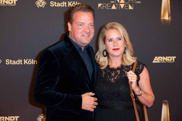 Daniel ROSEMANN, station manager ProSieben Sat 1, escort not identified, red carpet, red carpet show, arrival, German Television Award ceremony, The Night of the Creatives The German Television Award 2023, German Television Award 2023 in Cologne, on 27 09 2022