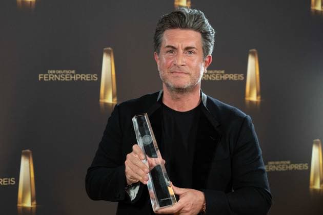 Award winner Mark ACHTERBERG, Best Director Entertainment Red Carpet, Red Carpet Show, Arrival, Arrival, German Television Award Ceremony, The Night of the Creatives The German Television Award 2023, German Television Award 2023 in Cologne, on 27 09 2022