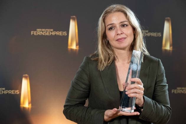 Award winner Nina VUKOVIC, Director Best Director Fiction, Red Carpet, Red Carpet Show, Arrival, Arrival, German Television Award Ceremony, The Night of the Creatives The German Television Award 2023, German Television Award 2023 in Cologne, on 27 09 2022
