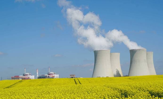 26.09.2023, Temelin, CZE, Unterwegs in Tschechien, Themenbild, Verschiedene Themenbilder, Symbolbild, AKW Temelin, Kernkraftwerk, Tschechische Republik, im Bild Feature, Reaktor, AKW, Temelin, Reaktorblock, Atomkrafterk, Verschiedene Ansichten, Außenansicht, *** 26 09 2023, Temelin, CZE, On the road in Czech Republic, Theme image, Various theme images, Icon image, Temelin nuclear power plant, Nuclear power plant, Czech Republic, In the picture feature, Reactor, Nuclear power plant, Temelin, Reactor unit, Atomkrafterk, Various views, Exterior view,