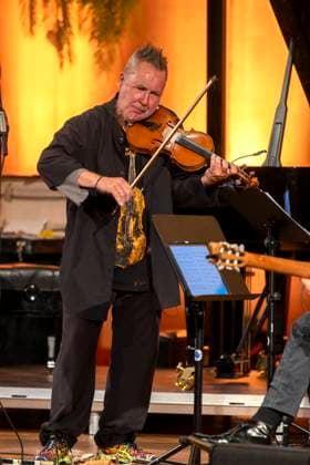 27 09 2023, International Classical Festival Festival of Nations 2023, at the Kurhaus Bad Wörishofen in Unterallgäu, British violinist Nigel Kennedy friends, 27 09 2023, Classical Festival Bad Wörishofen 27 09 2023, Classical Festival Bad Wörishofen