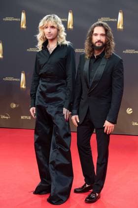 v l Bill and Tom KAULITZ, musician, singer, Tokio Hotel, red carpet, red carpet show, arrival, arrival, German Television Award ceremony, The German Television Award 2023, German Television Award 2023 at MMC Studios Cologne, on 28 09 2023.