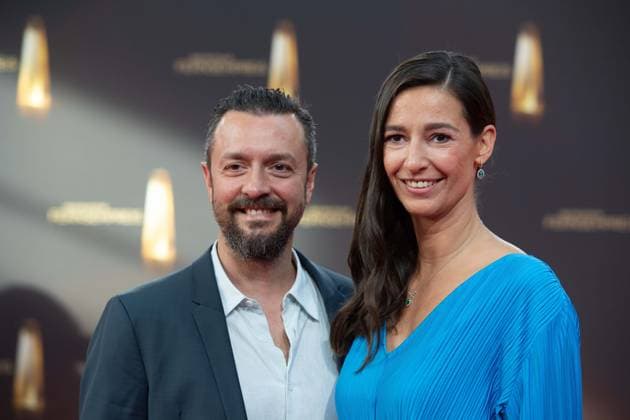 Pinar ATALAY, presenter, with husband, red carpet, red carpet show, arrival, arrival, German Television Award ceremony, The German Television Award 2023, German Television Award 2023 at MMC Studios Cologne, on 28 09 2023