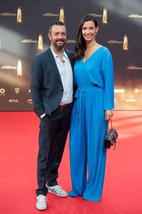Pinar ATALAY, presenter, with husband, red carpet, red carpet show, arrival, arrival, German Television Award ceremony, The German Television Award 2023, German Television Award 2023 at MMC Studios Cologne, on 28 09 2023