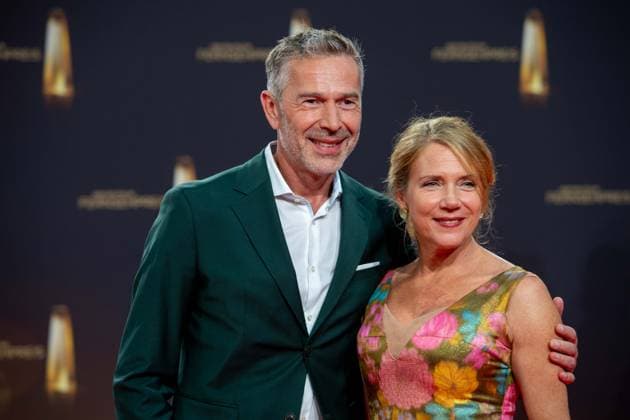 Dirk STEFFEN, presenter, and Dr. Sabine ARMSEN, red carpet, red carpet show, arrival, arrival, award ceremony of the German Television Award, The German Television Award 2023, German Television Award 2023 in the MMC Studios Cologne, on 28 09 2023