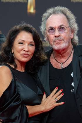 Hugo Egon BALDER, presenter, with wife Elena, red carpet, red carpet show, arrival, arrival, award of the German Television Award, The German Television Award 2023, German Television Award 2023 in the MMC Studios Cologne, on 28 09 2023