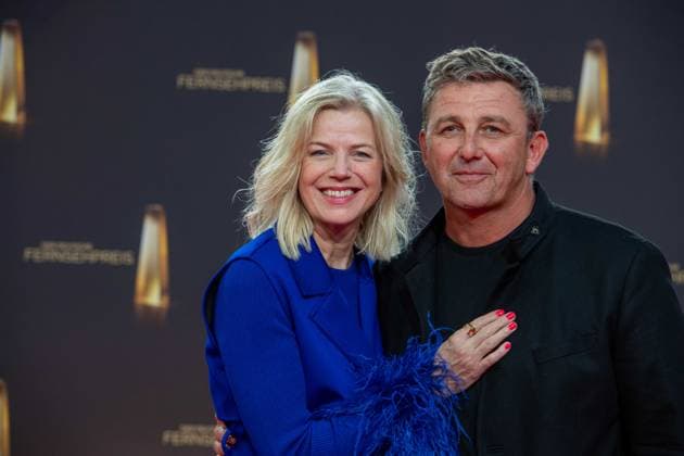 Hans SIGL, actor, and wife Susanne SIGL, singer, red carpet, red carpet show, arrival, arrival, German Television Award ceremony, The German Television Award 2023, German Television Award 2023 at MMC Studios Cologne, on 28 09 2023
